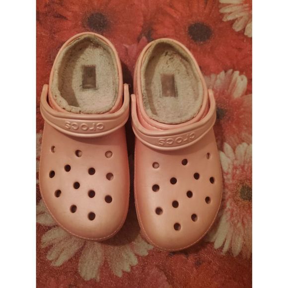 RARE peach Furry crocs - Picture 1 of 3
